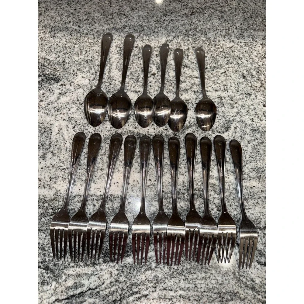 17PC‎ Hampton Forge Stainless 025 Silverware Flatware